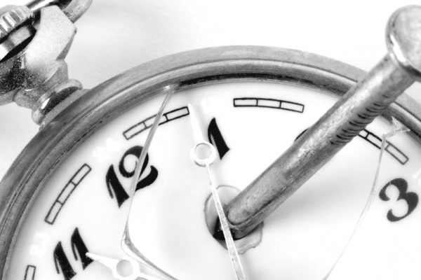 Nail the Clock: Speed Up Your Acrylic Sets & Fills Without Sacrificing Quality!